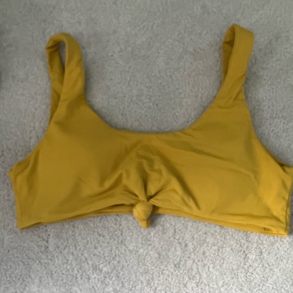 ZAFUL / Size M / Yellow Bikini Top